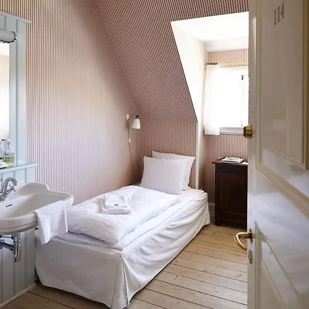 邦德慕斯酒店 3*